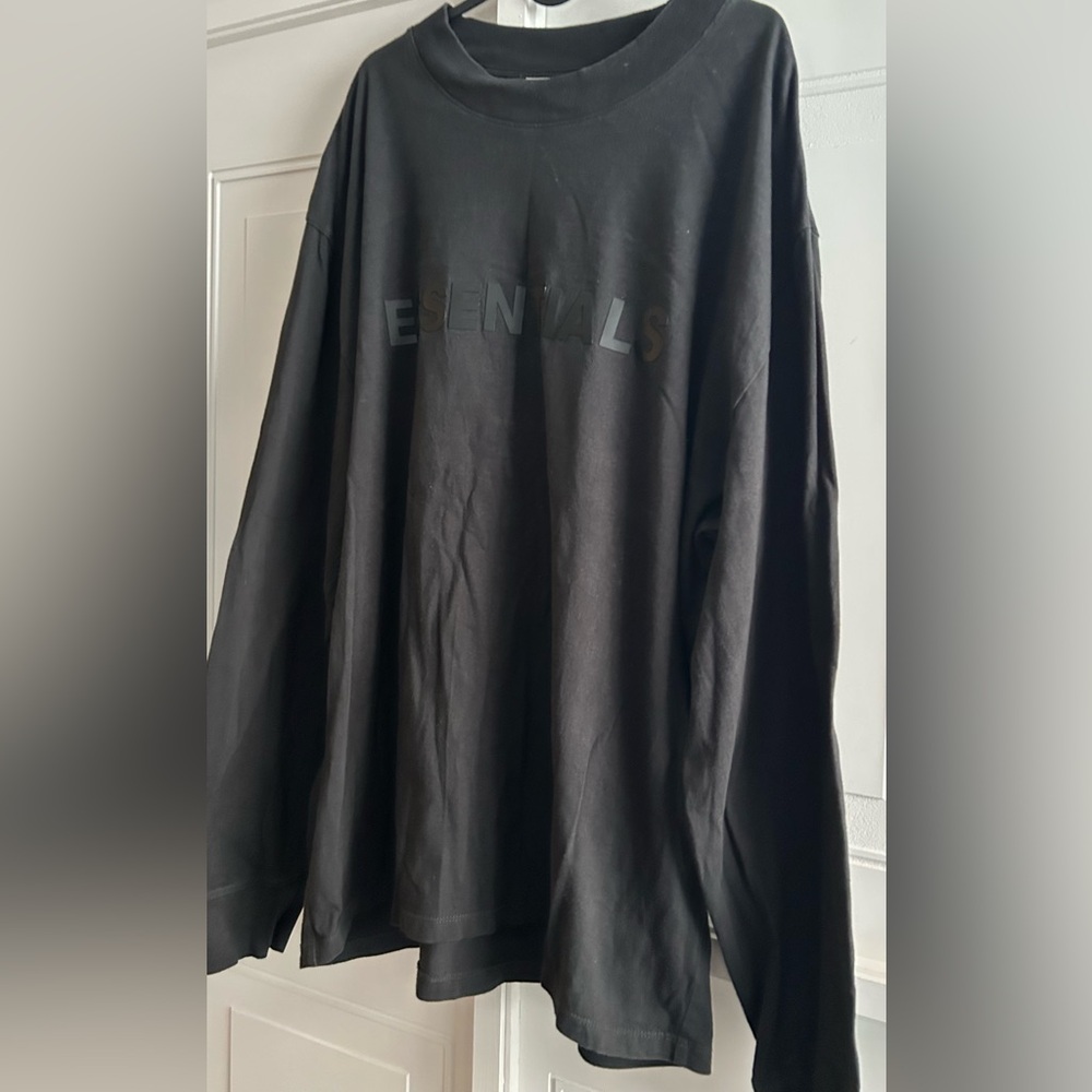 Mens long sleeved ESSENTIALS tShirt